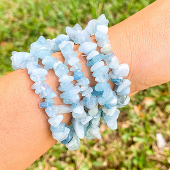 Which Hand to Wear Crystal Bracelet  - Which Hand to Wear Aquamarine Bracelet? - Magic Crystals