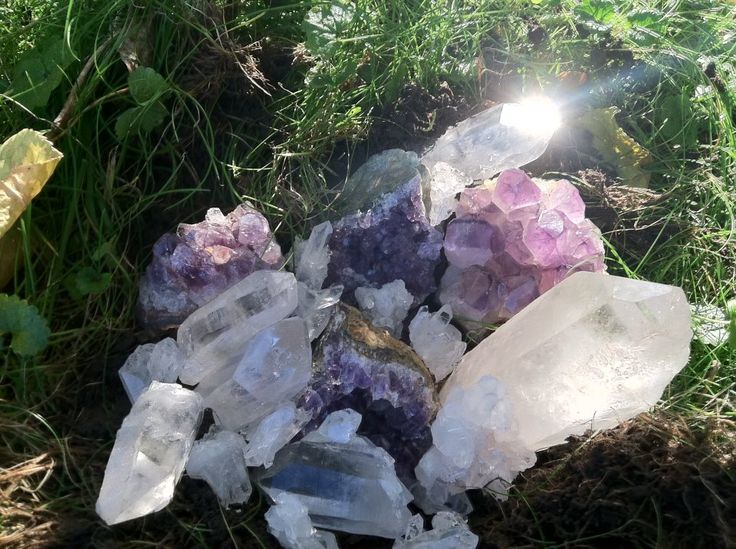 carga-luz-solar-piedras preciosas-magia-cristales