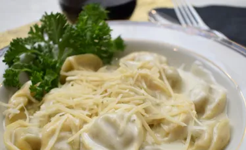 Super Easy Tortellini with Gorgonzola Sauce