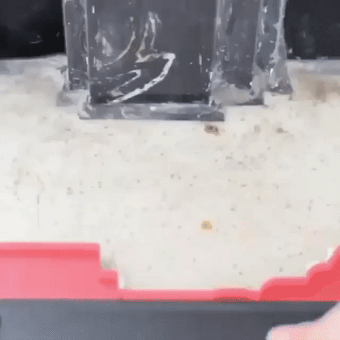 No more messy cuts when you use the Camel Gauge