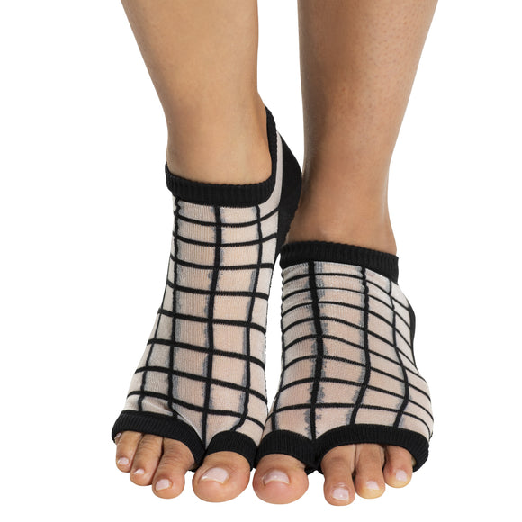 Tucketts performance toeless grip socks provide the barefoot sensation you  need to feel more connected, coordinated, and confident.