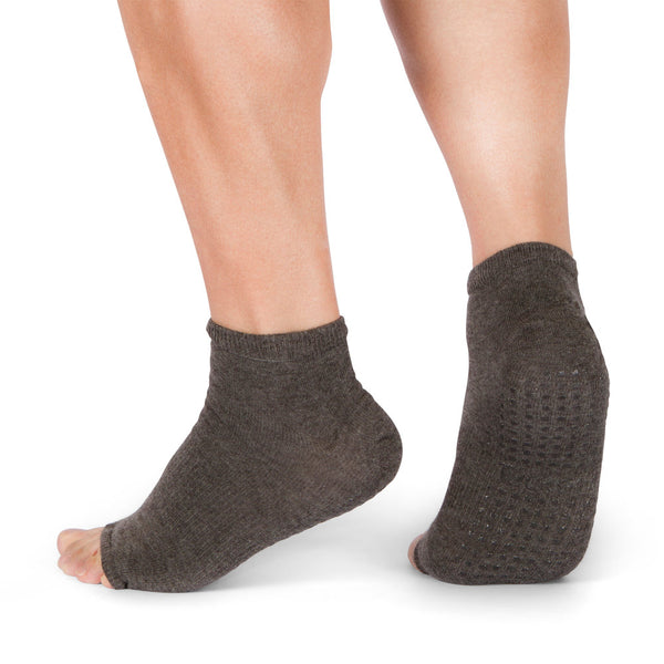 mens pilates socks