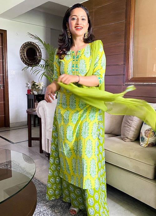 Stylebuzz: Jennifer Winget Is A Head Turner In This Surreal Kurti-Pant  Combo! | India Forums