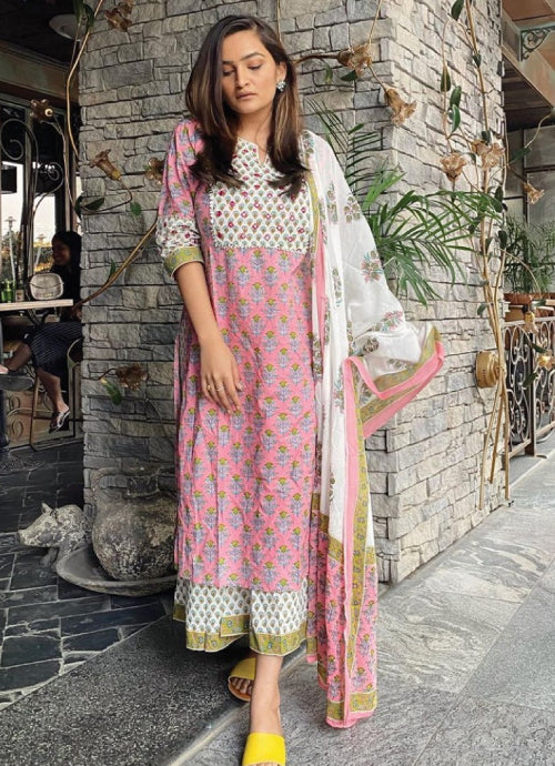 Jennifer winger HD pic | Indian fashion dresses, Indian designer wear, Kurti  designs party wear