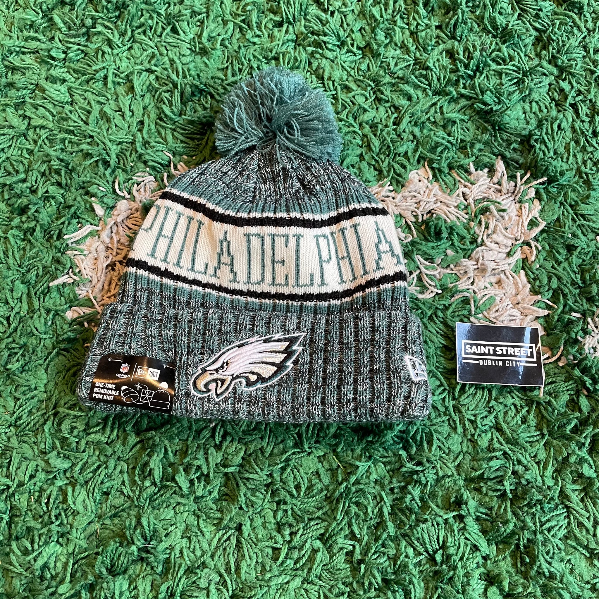 Philadelphia Eagles New Era 2022 Sideline Ink Dye Cuffed Knit Hat -  Midnight Green