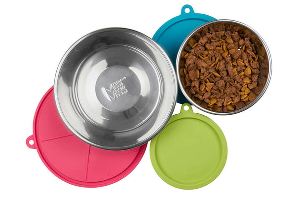 Set of 3 stainless steel dog bowls and silicone lids