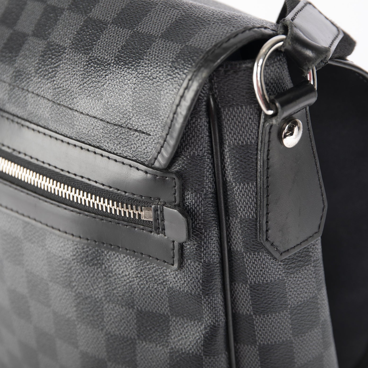 Louis Vuitton Vintage - Damier Graphite Daniel MM Bag - Grey - Fabric and  Leather Handbag - Luxury High Quality - Avvenice