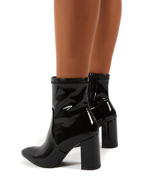 Raya Pointed Toe Ankle Boots in Black 