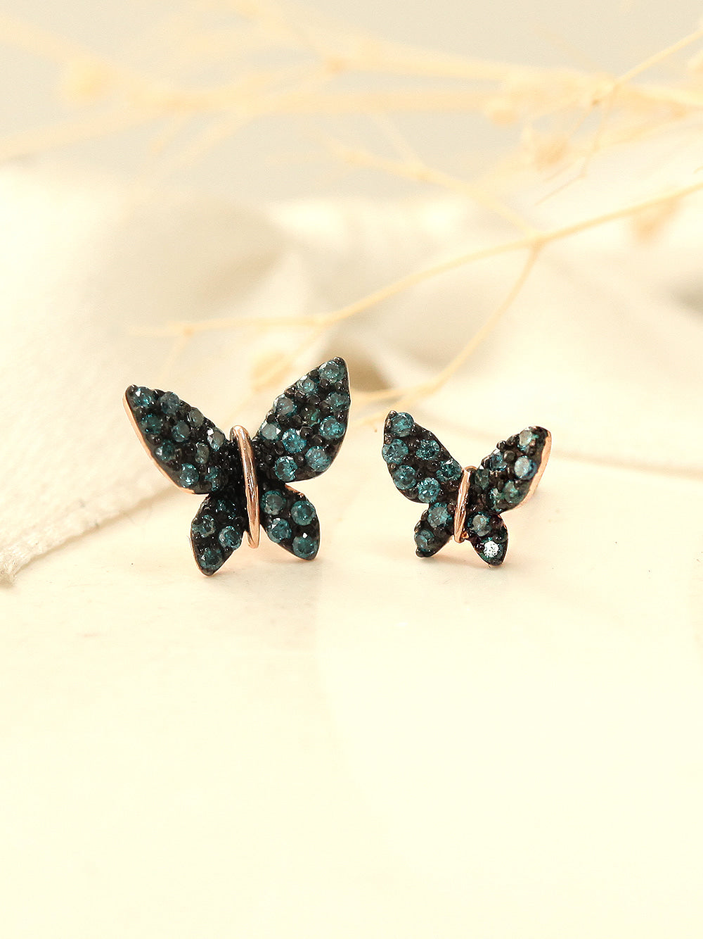 14K gold Bling Blue Butterfly cartilage earring 20g – MinimalBijoux