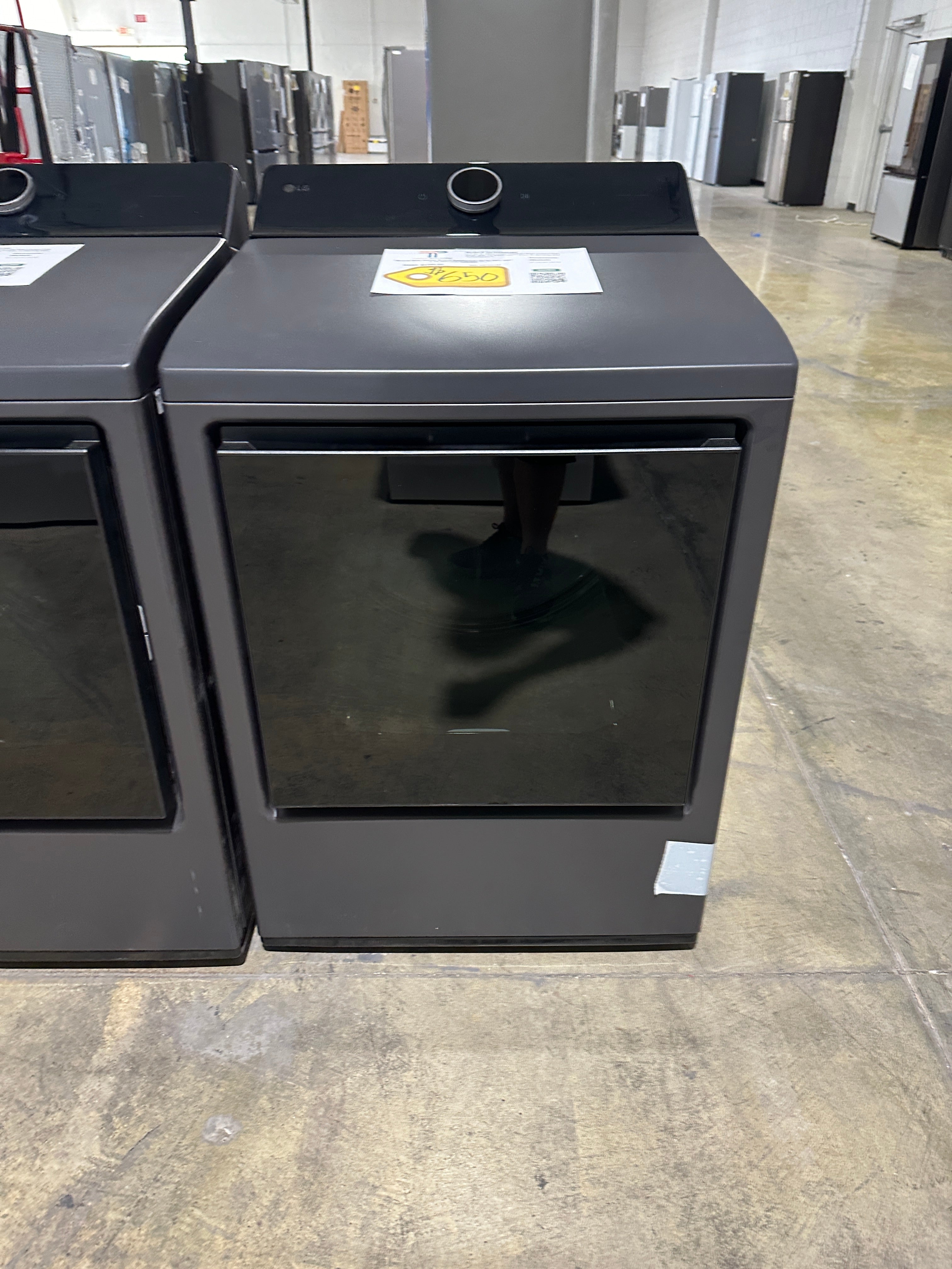 GREAT NEW LG GAS DRYER IN MATTE BLACK MODEL: DLGX8601BE DRY12163S