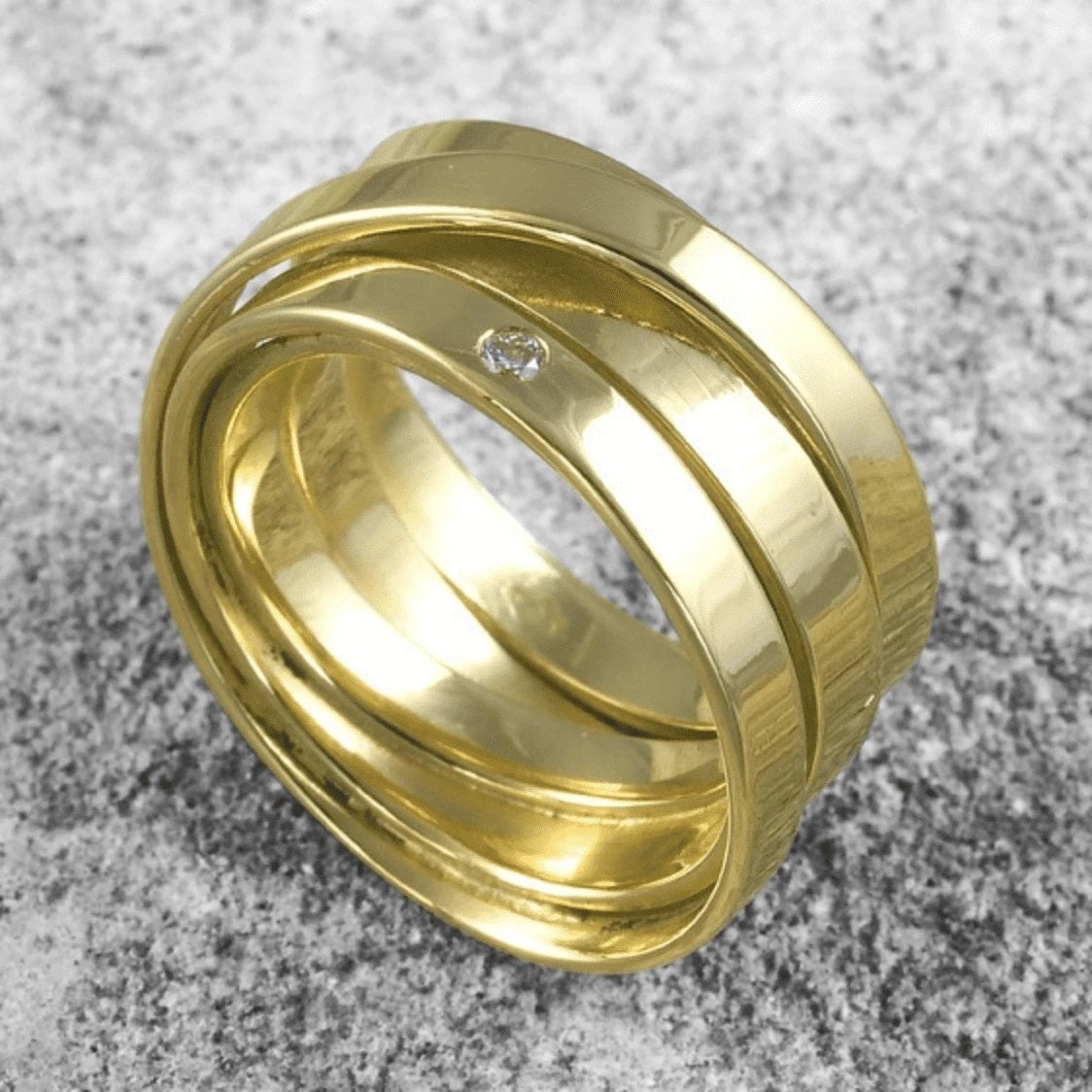 Infinity Ring - Laurence Oppermann aan 58 Facettes