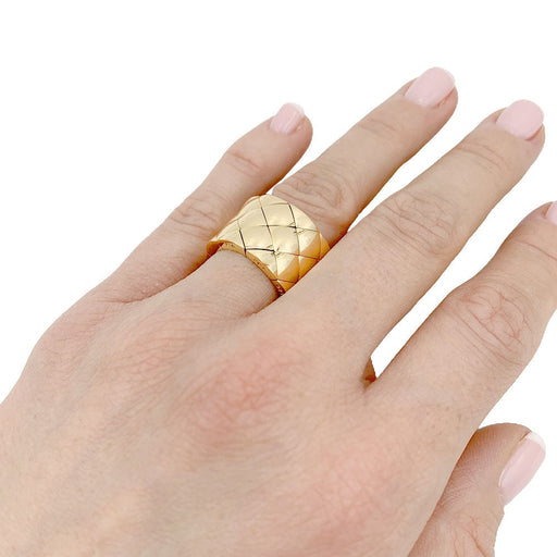 Chanel Coco Crush Quilted motif 18K Yellow Gold Small Version Band Ring 54  Chanel