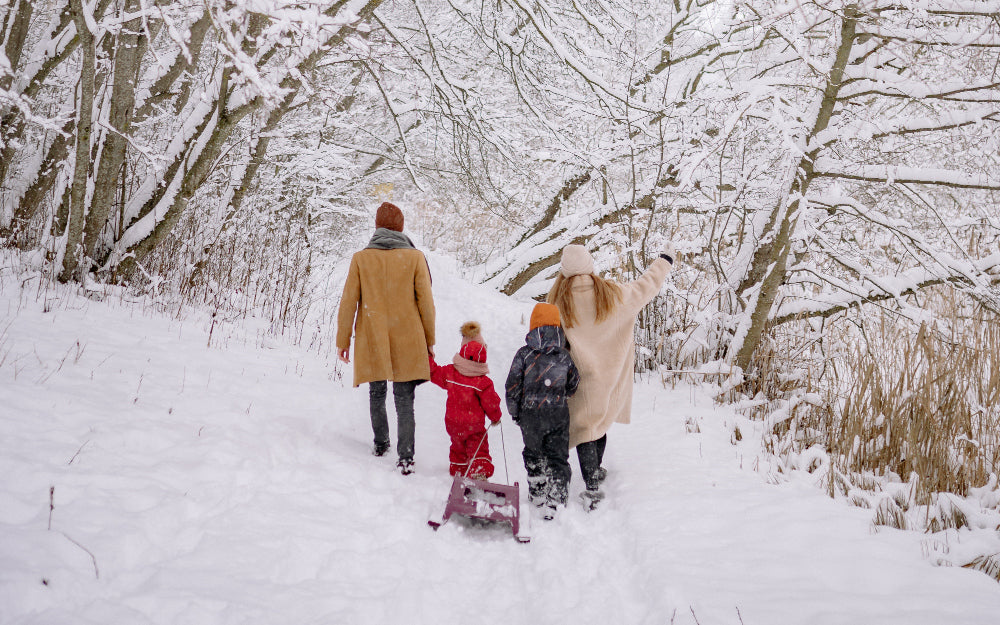 Activités extérieures avec les enfants pendant la semaine de relâche