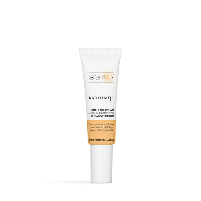 Se Karmameju Solcreme til ansigtet SPF 15, 50 ml. hos Green Goddess