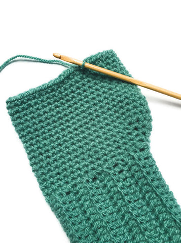 How to crochet your own fingerless mittens step 4