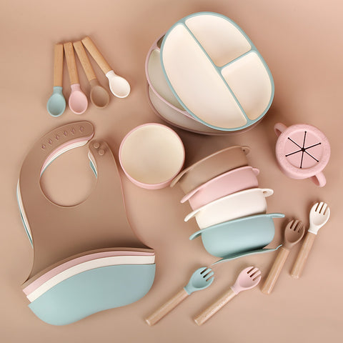 Silicone feeding set for baby