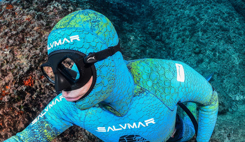 freediver wearing salvimar noah mask