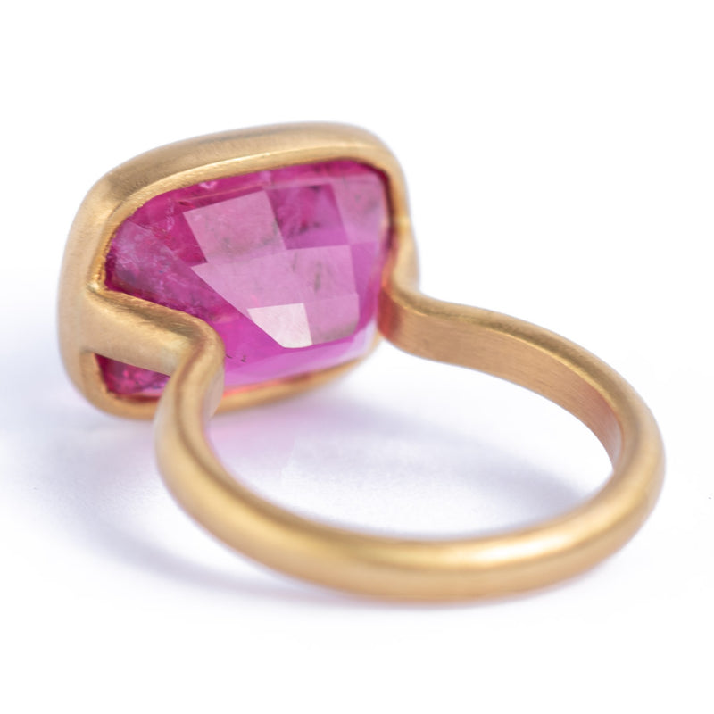princess-ring-rubellite-fine-jewelry-22k-yellow-gold-marie-helene-de-taillac