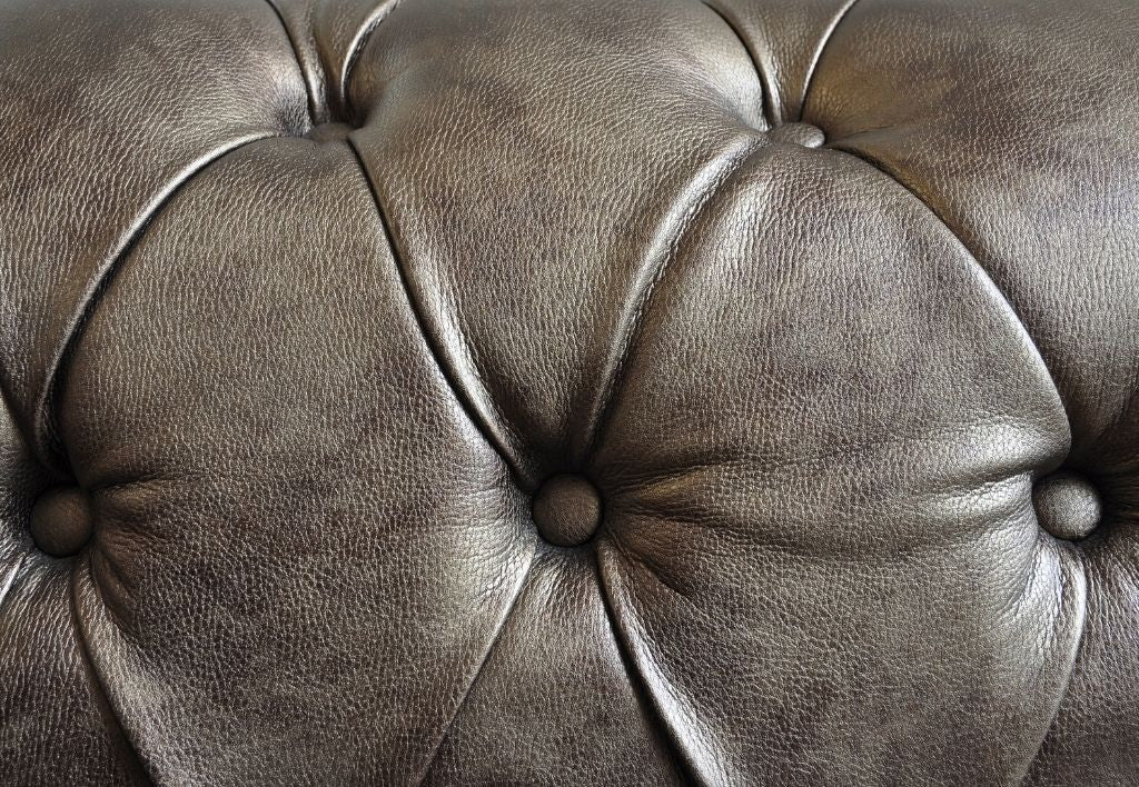 Comment nettoyer un canapé en cuir ? – la marque en moins