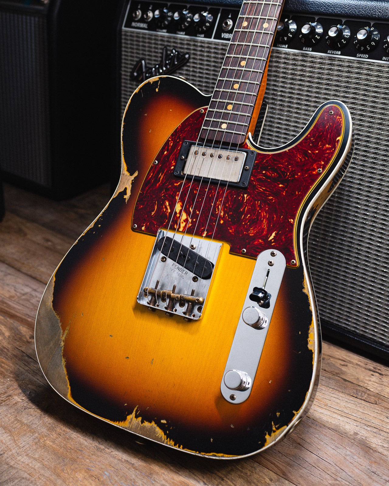 12.08.20 - Fender Custom Shop Limited Edition _60s HS Telecaster Custom Heavy Relic Super Faded-Aged 3-Color Sunburst (Serial #CZ549806) - 9235001183-CZ549806-1.jpg__PID:82d53140-b21f-4839-9392-46ff7ebba5af