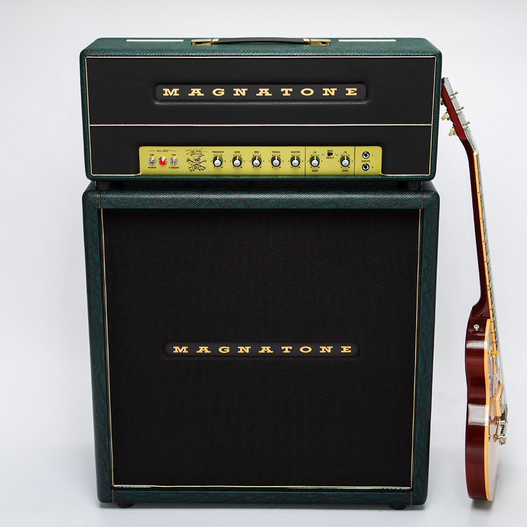 Magnatone Slash head and cab straight on.jpg__PID:c61941c1-852d-4cc4-901b-89e5aae230a8