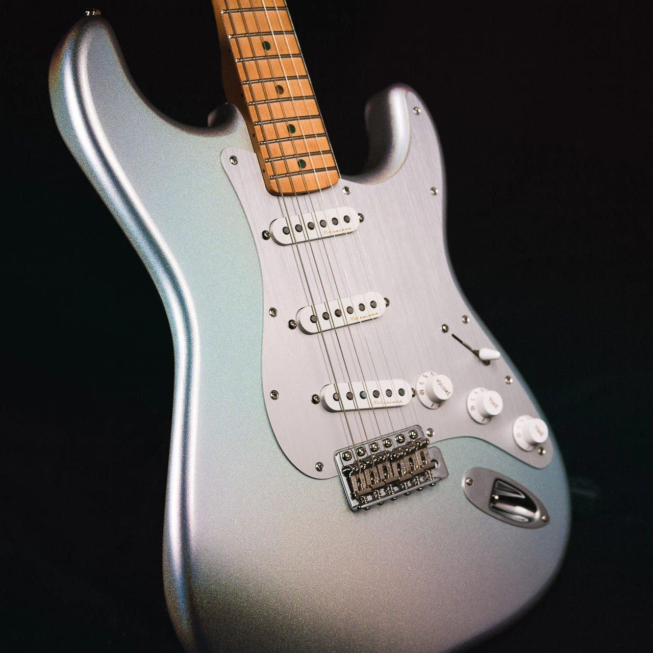 Fender Artist H.E.R. Stratocaster MN Chrome Glow