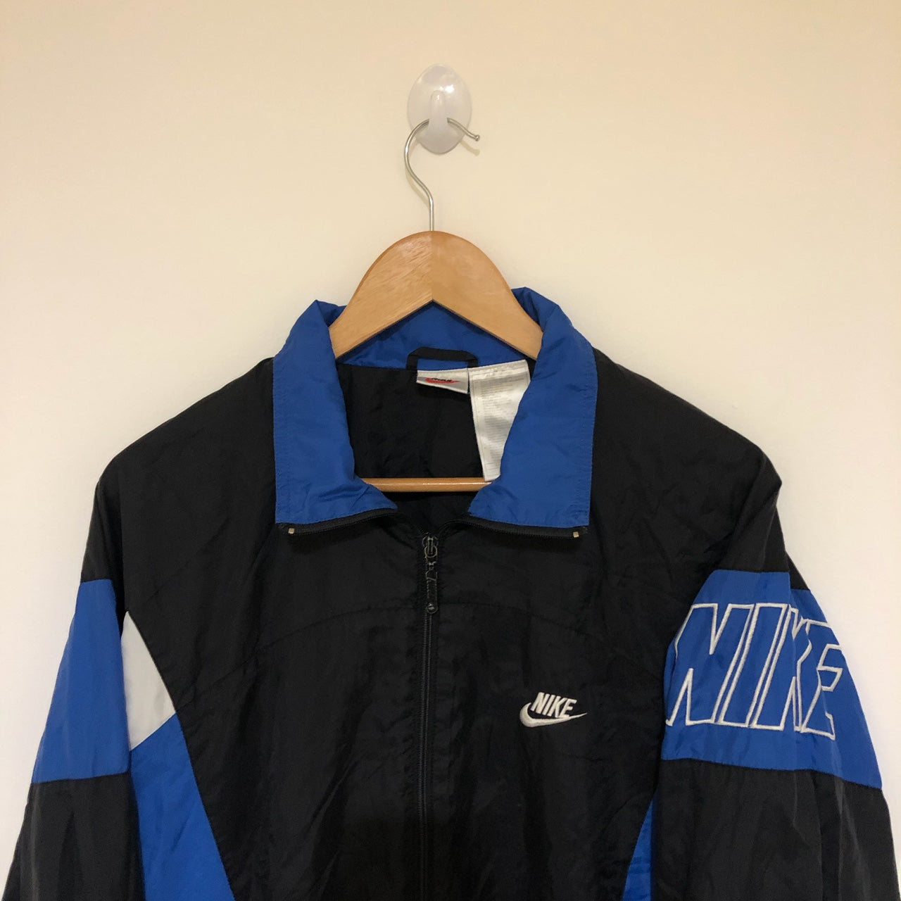 black nike windbreaker jacket