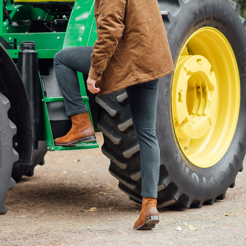 These 8’’ western stylish steel toe boots are handmade with the most quality suede, Goodyear welt construction and puncture resistant outsoles.