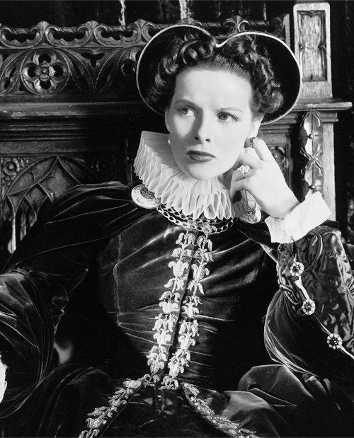 Kathen Hepburn as Queen Elizabeth I