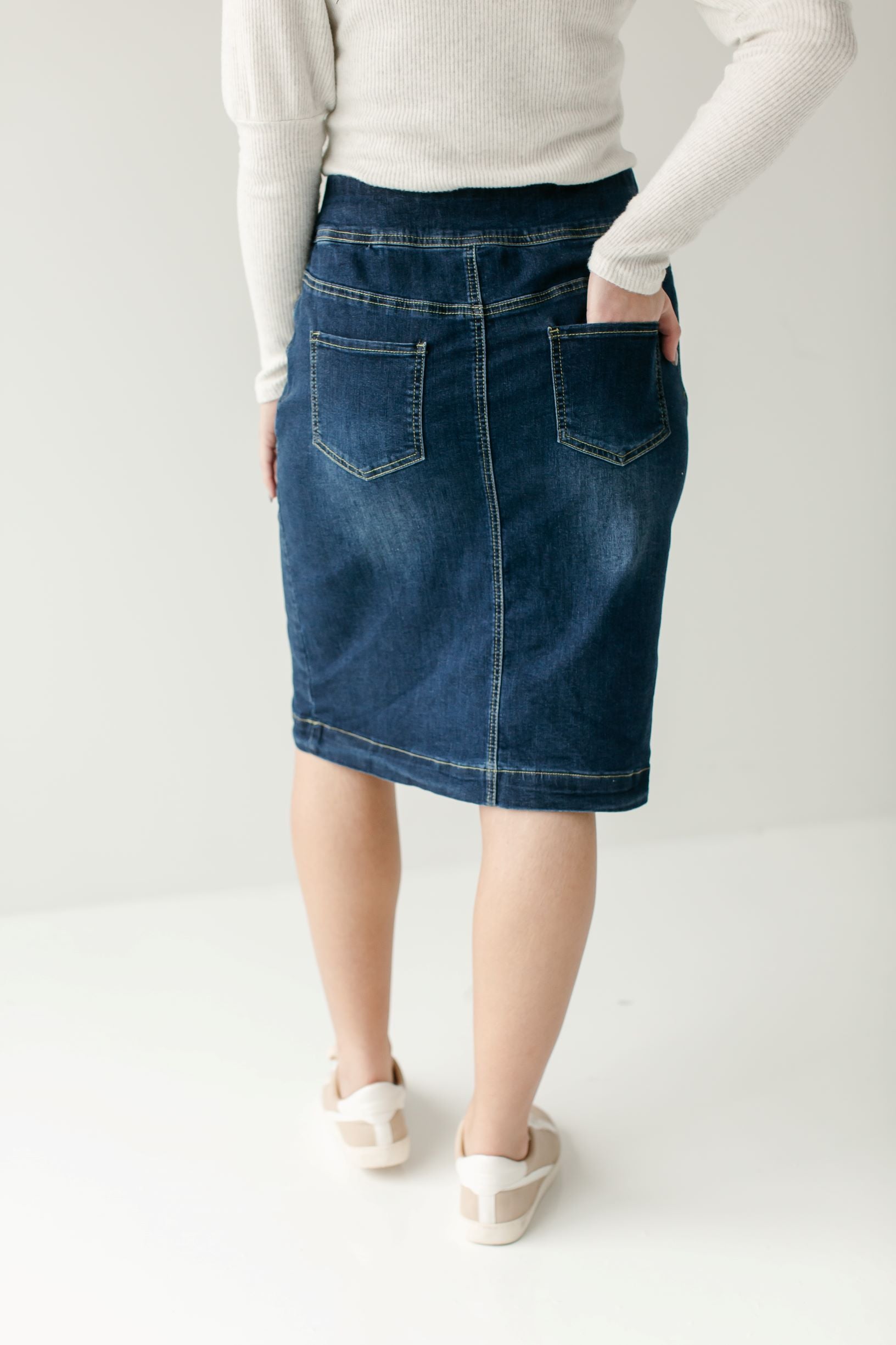 'Sara' Classic Knee Length Light Wash Denim Skirt – The Main Street ...