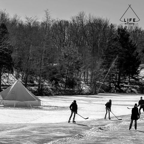 tente cloche sur un lac gelé