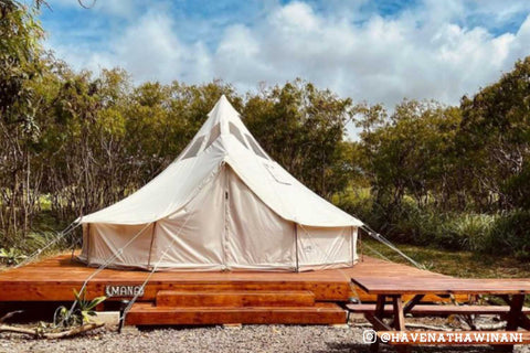 tente de glamping sur plate-forme