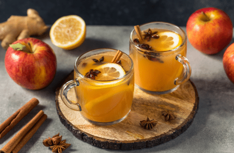 Recept på varm äppeldrink - en söt drink med äpple