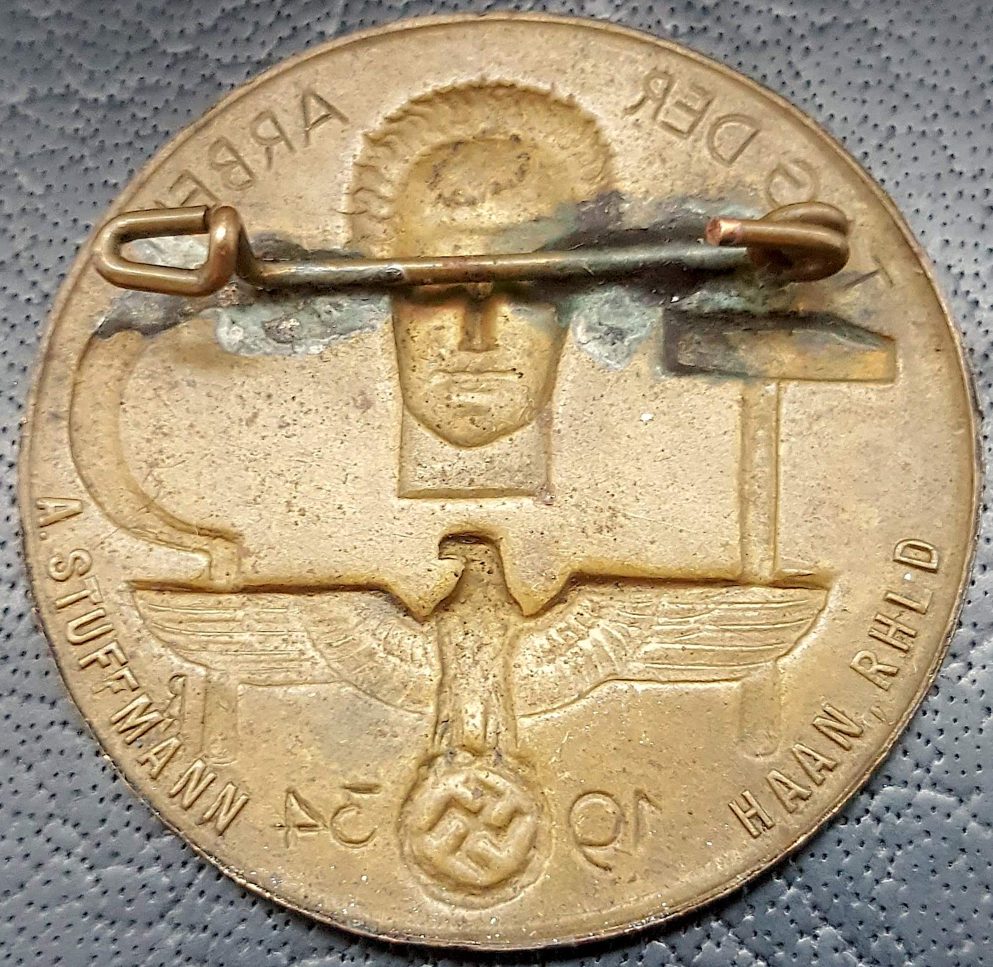 Day Badge 1934 Tag Der Arbeit Iron Cross Militaria