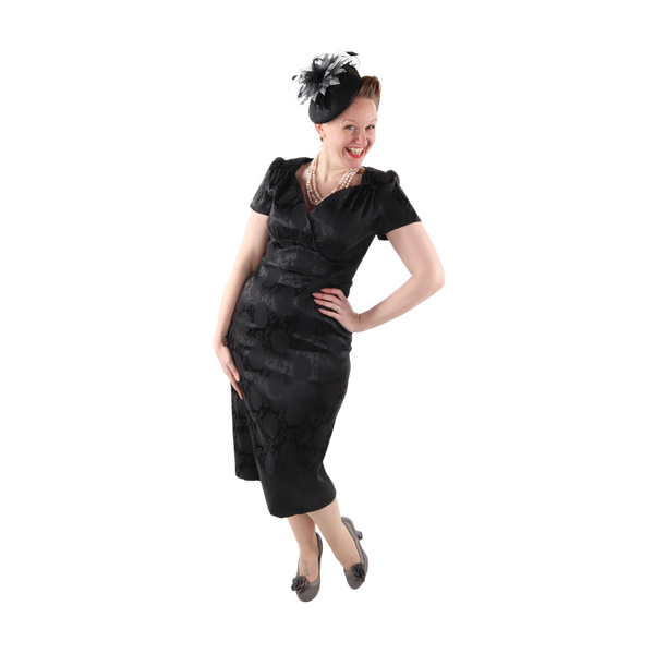 Rebecca Wiggle Dress With Short Sleeves In Black Jacquard