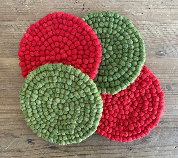 https://cdn.shopify.com/s/files/1/0345/3419/5259/products/christmas-handmade-wool-felt-trivet-38353106338037_600x.jpg?v=1666380331