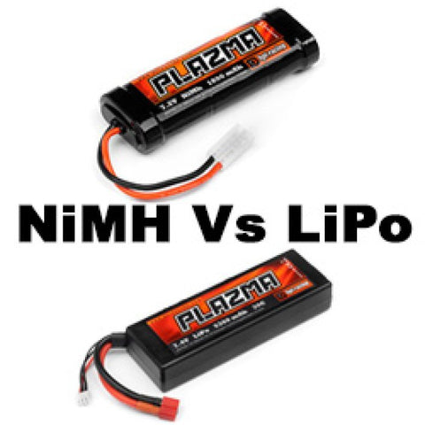 Image de batteries des voitures télécommandées NiMH et LiPO sur un fond blanc 