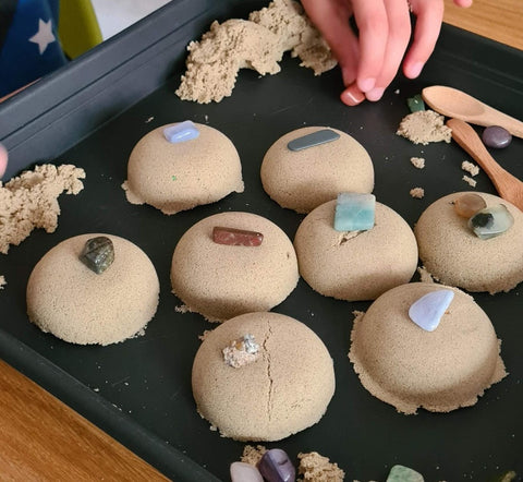 Sensory play, montessori speelgoed, natuurlijk speelgoed, houten speelgoed