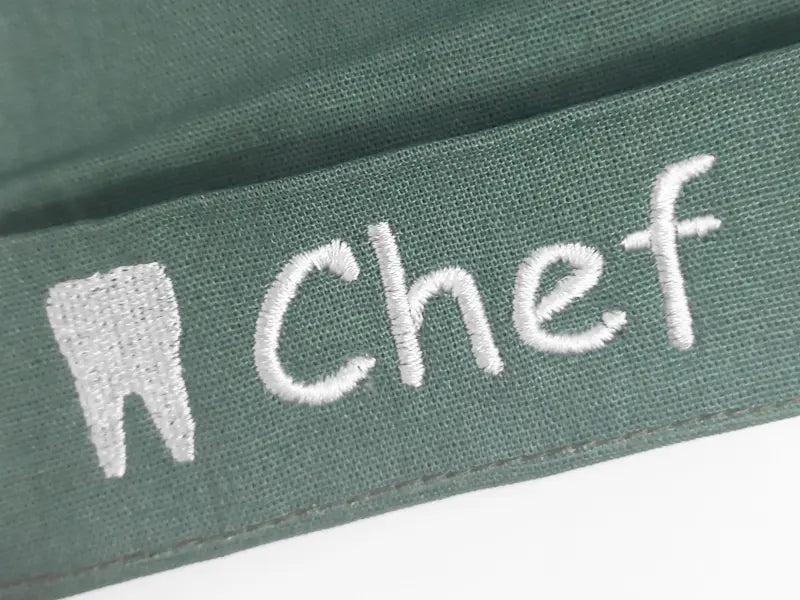 Personalisierte OP-Haube Zahn Chef.webp__PID:23131267-6c18-4c90-be1a-0c41e3c2a4d8