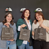 Influencers allo stand di Sendo Concept per il Cosmoprof 2024