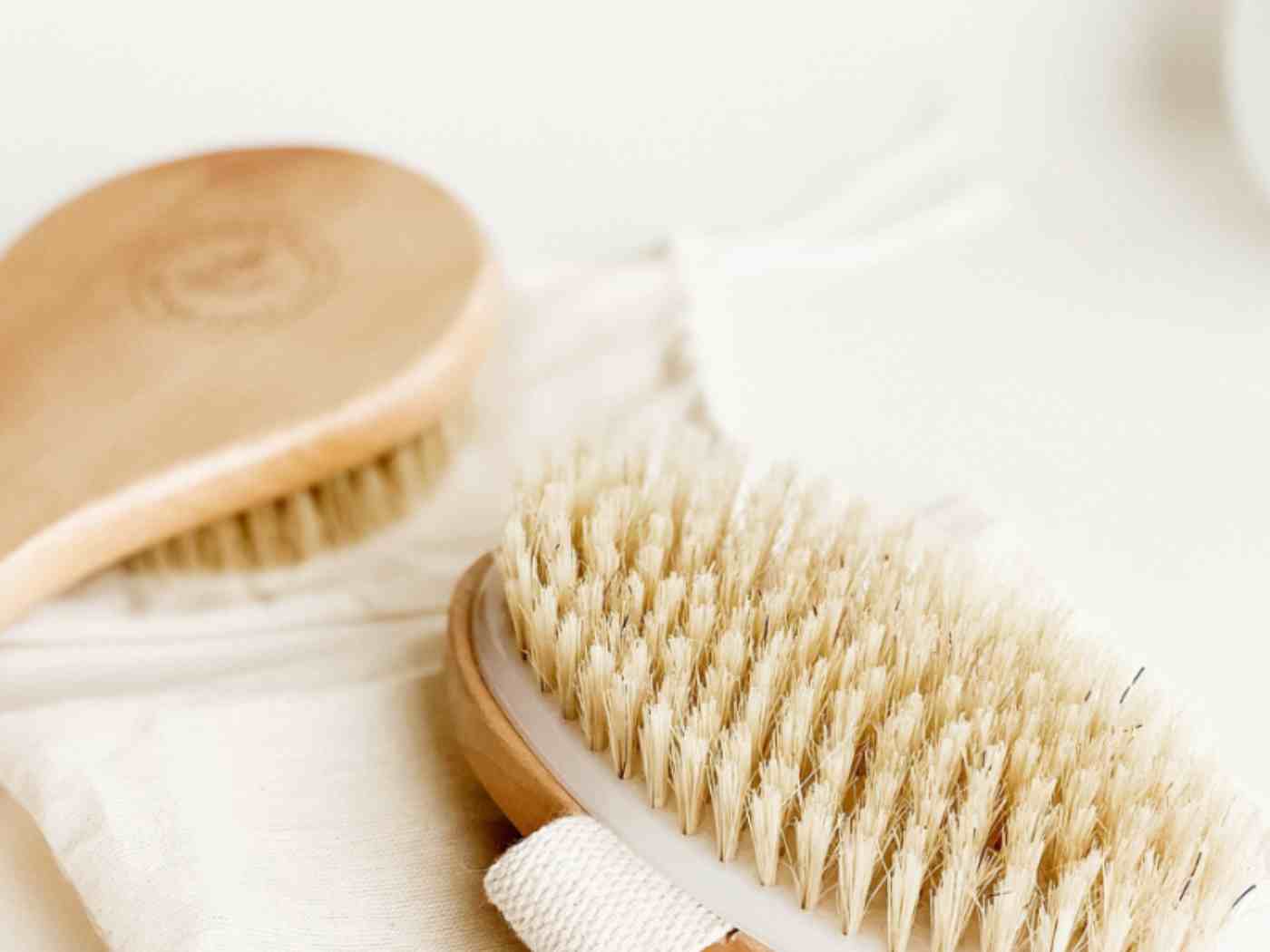 How Dry Brushing Can *LEGIT* Tranform Your Skin – Truly Beauty