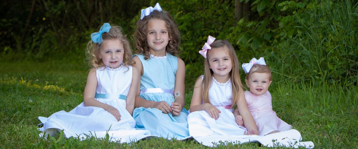 Girls in classic dresses Strasburg Children handmande original