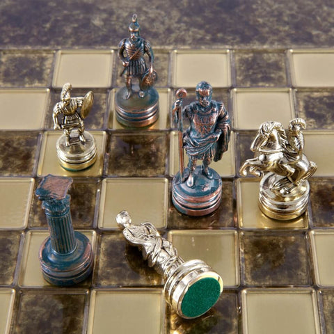 Historical Chessboard Chess Pieces
