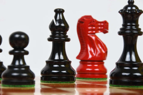 Histoire du Jeu d'Echecs en Bois Africain