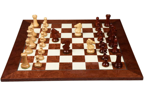 Geschnitztes Schachspiel schachbretter