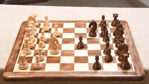 Ursprüngliche Schachfiguren holz