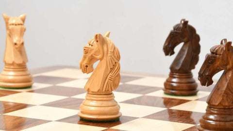 Ursprüngliche Schachfiguren schach