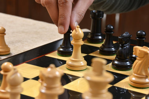 Pièces d'Echecs en Bois Précieux Fabrication Artisanale