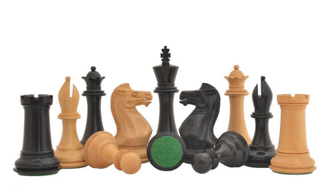 Pièces d'échecs légendaires en bois précieux