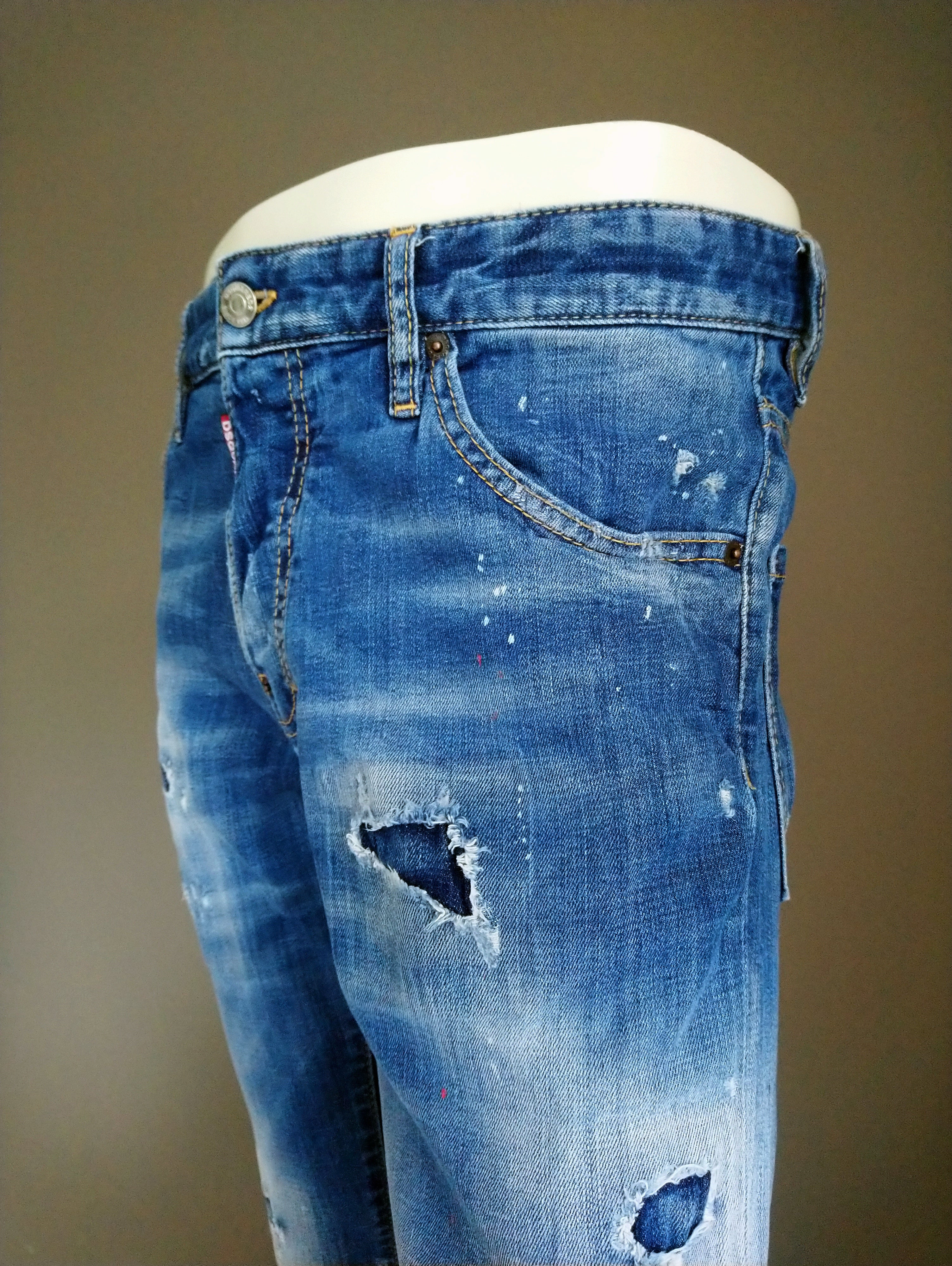 DSquared2 jeans. Blauw gekleurd. W32 - L30. EcoGents